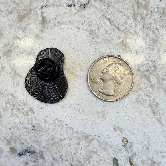 Avacado push pin Accessory - Picture 3 of 3